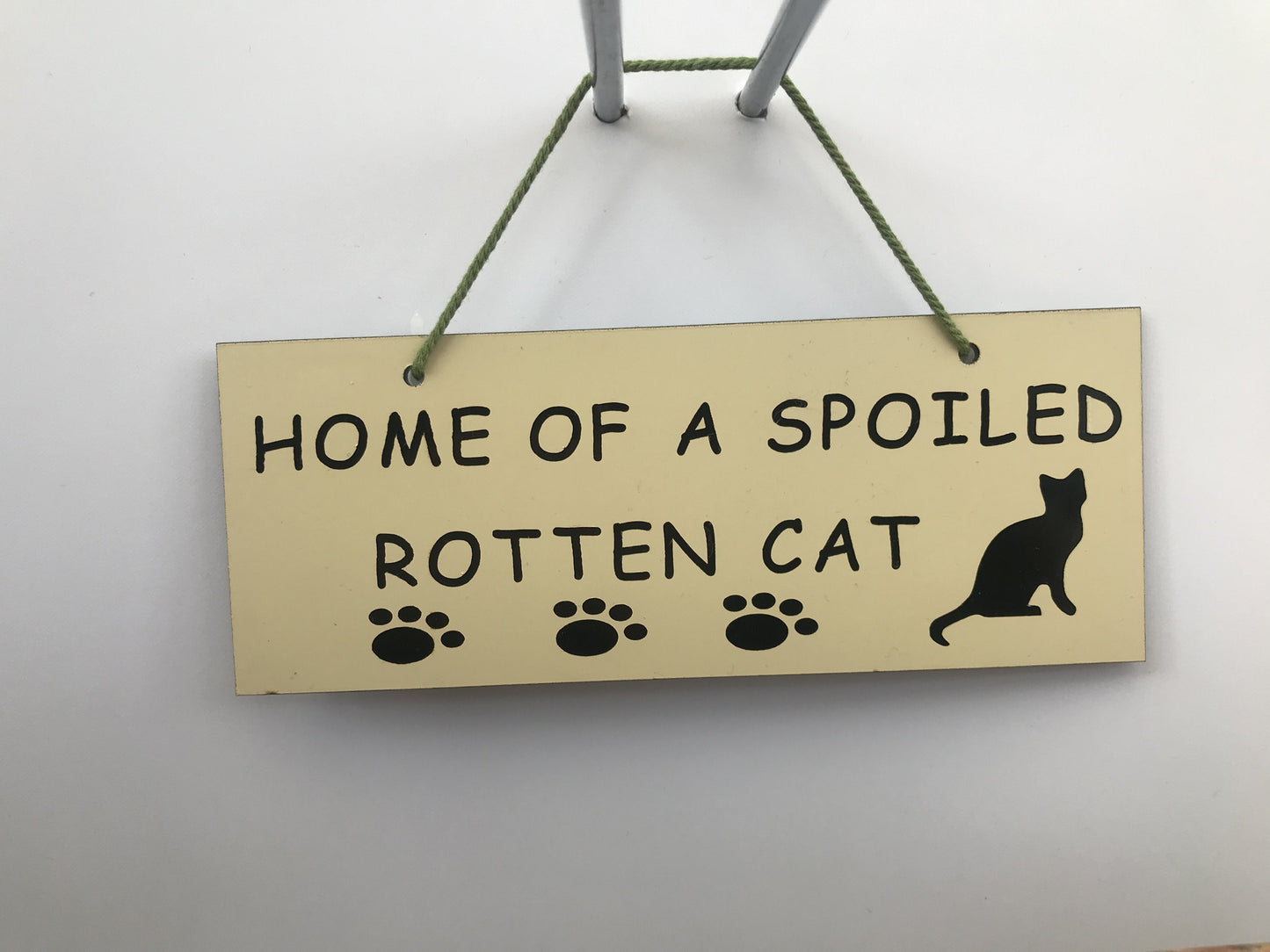 Home of a spoiled rotten cat Gifts www.HouseSign.co.uk