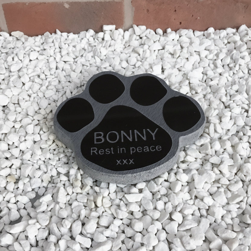 Memorial 7"x7" Paw Granite House Signs www.HouseSign.co.uk 